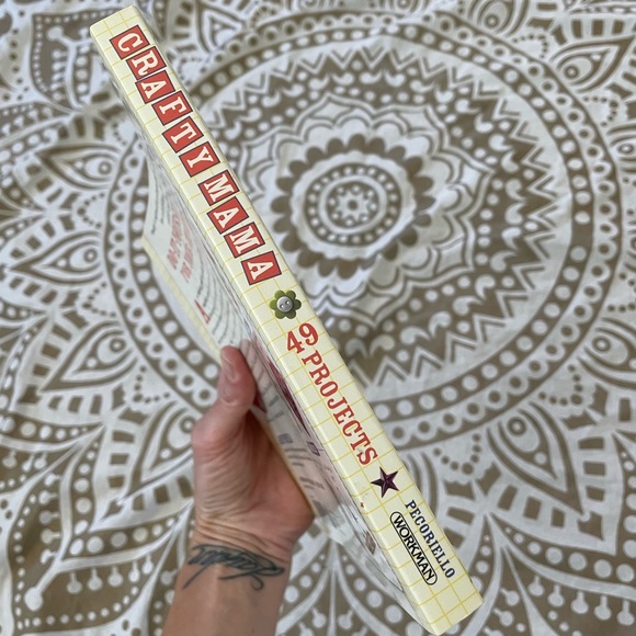 Crafty Mama DIY Craft Book for Moms 💕 - Picture 3 of 7